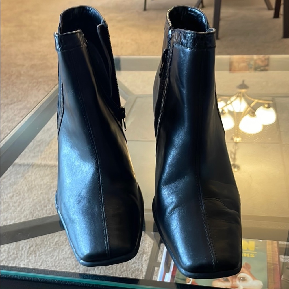 Elegant Black Women's Boots